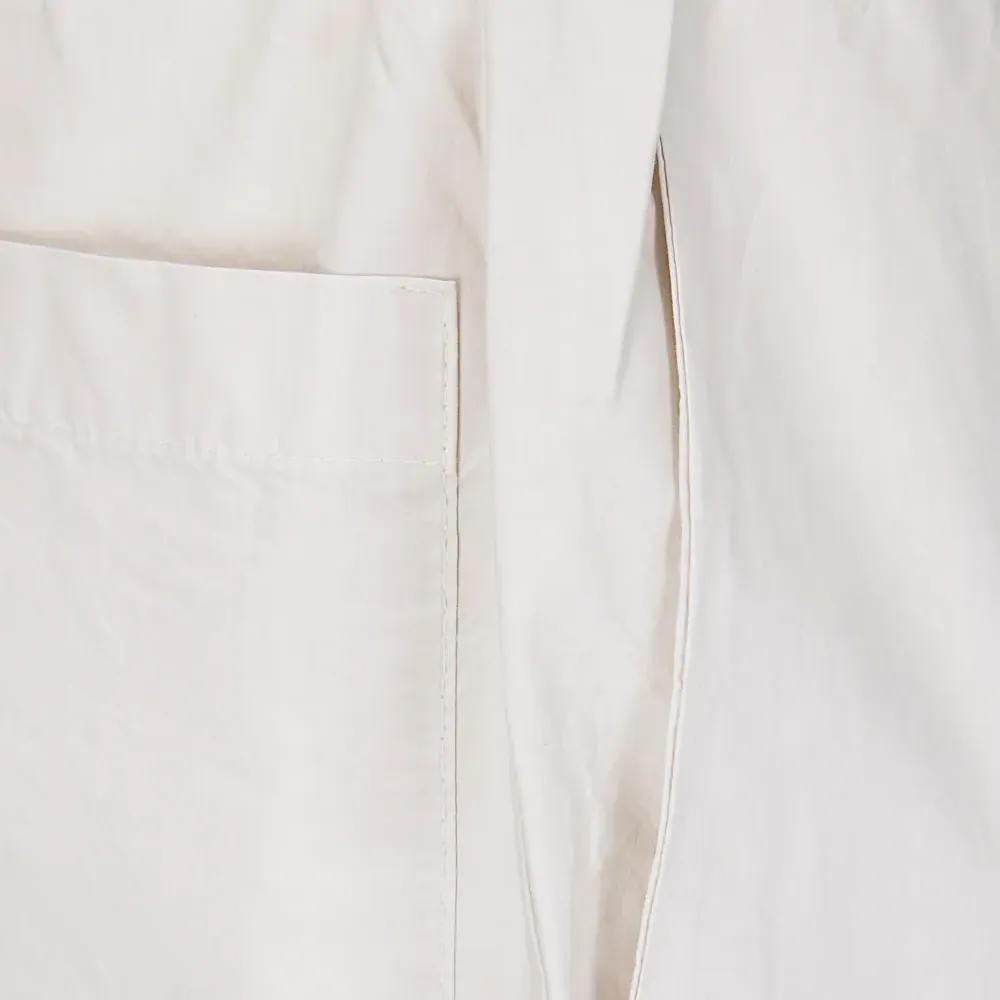 Брюки с эластичным поясом и карманами