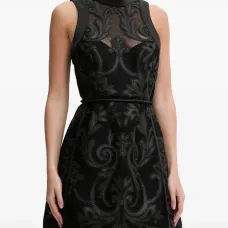 Платье Relia Hourglass с высоким воротником