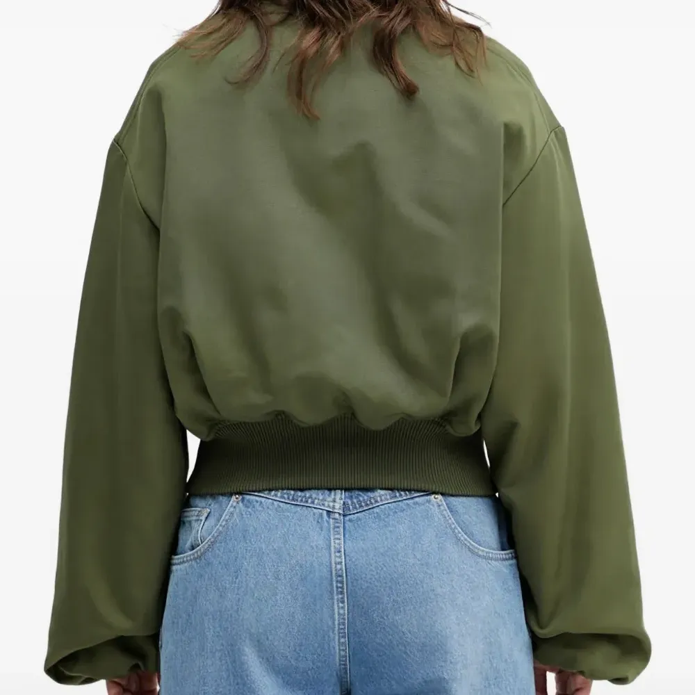 Бомбер на молнии