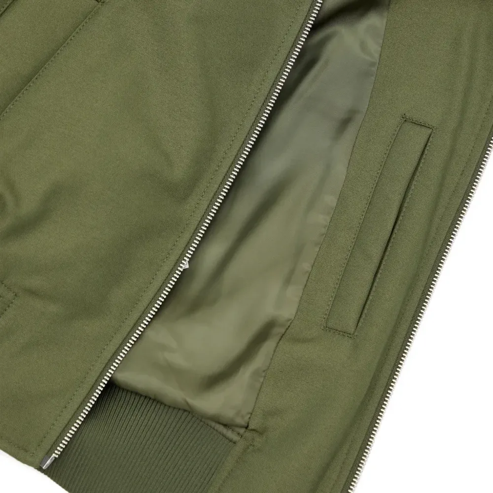 Бомбер на молнии