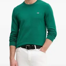 Свитер с круглым вырезом и вышивкой в виде щита