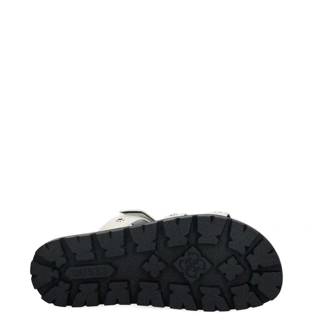 Шлёпанцы с люверсами