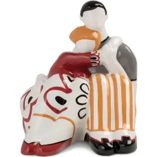 Фигурка Close Embraces с полосатыми деталями