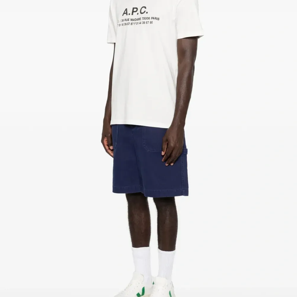 Футболка с принтом логотипа