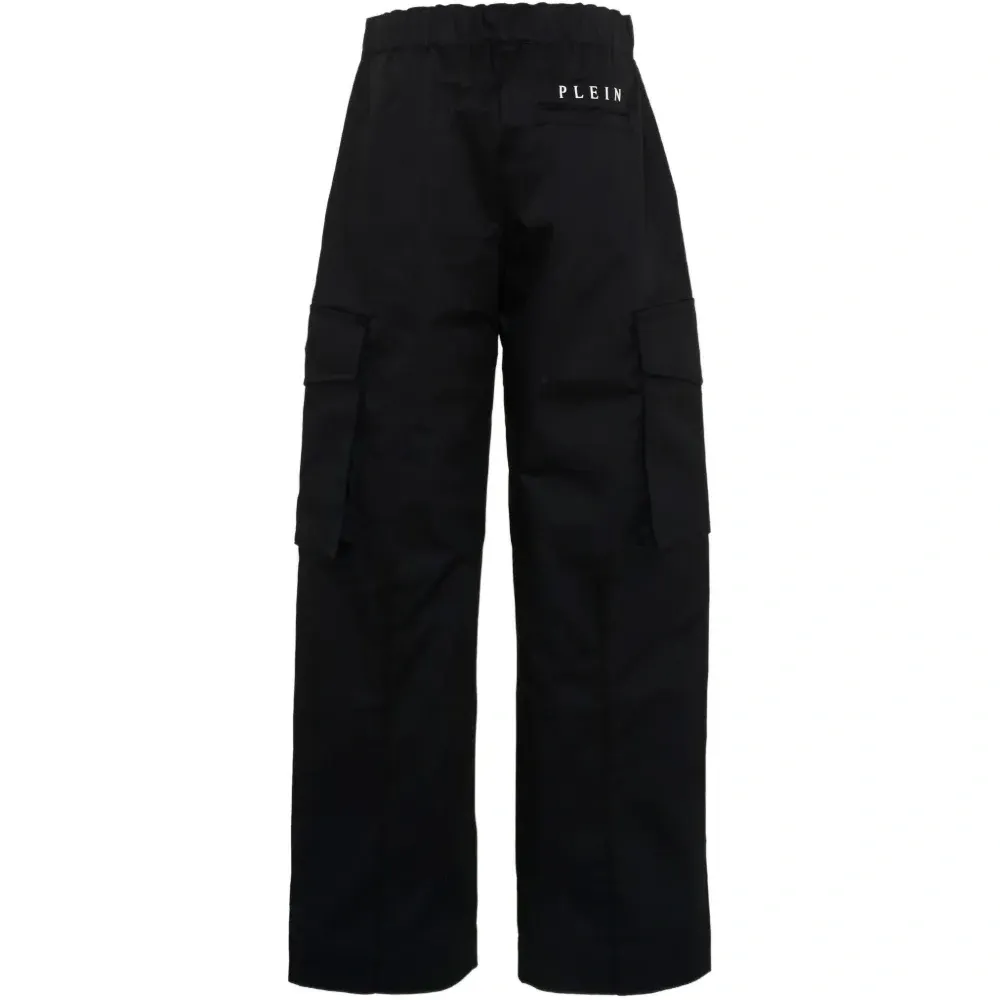 Брюки с накладными карманами