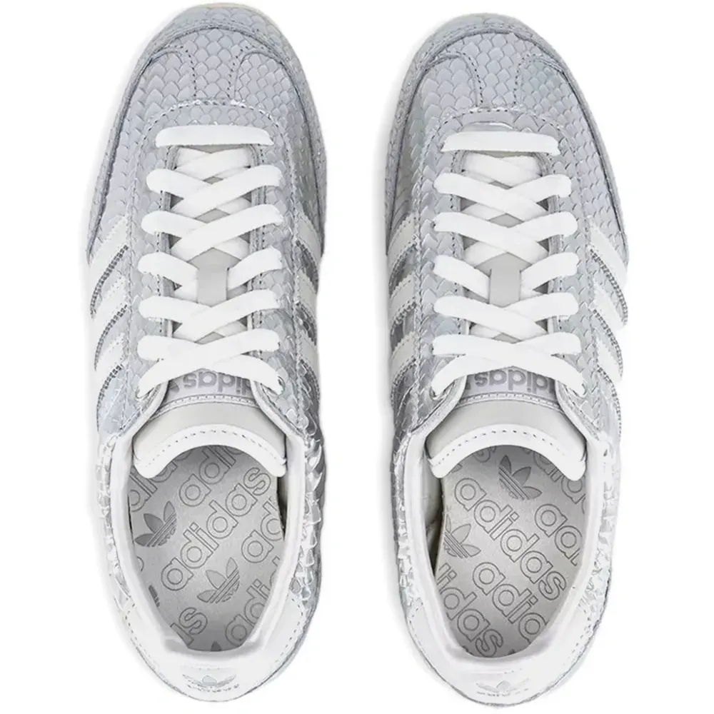 Кроссовки в полоску с эффектом змеиной кожи (Япония) Кроссовки в полоску с эффектом змеиной кожи (Япония)