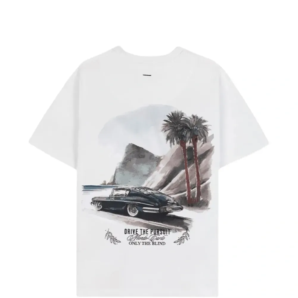 Футболка с графическим принтом "Прибрежные приключения"