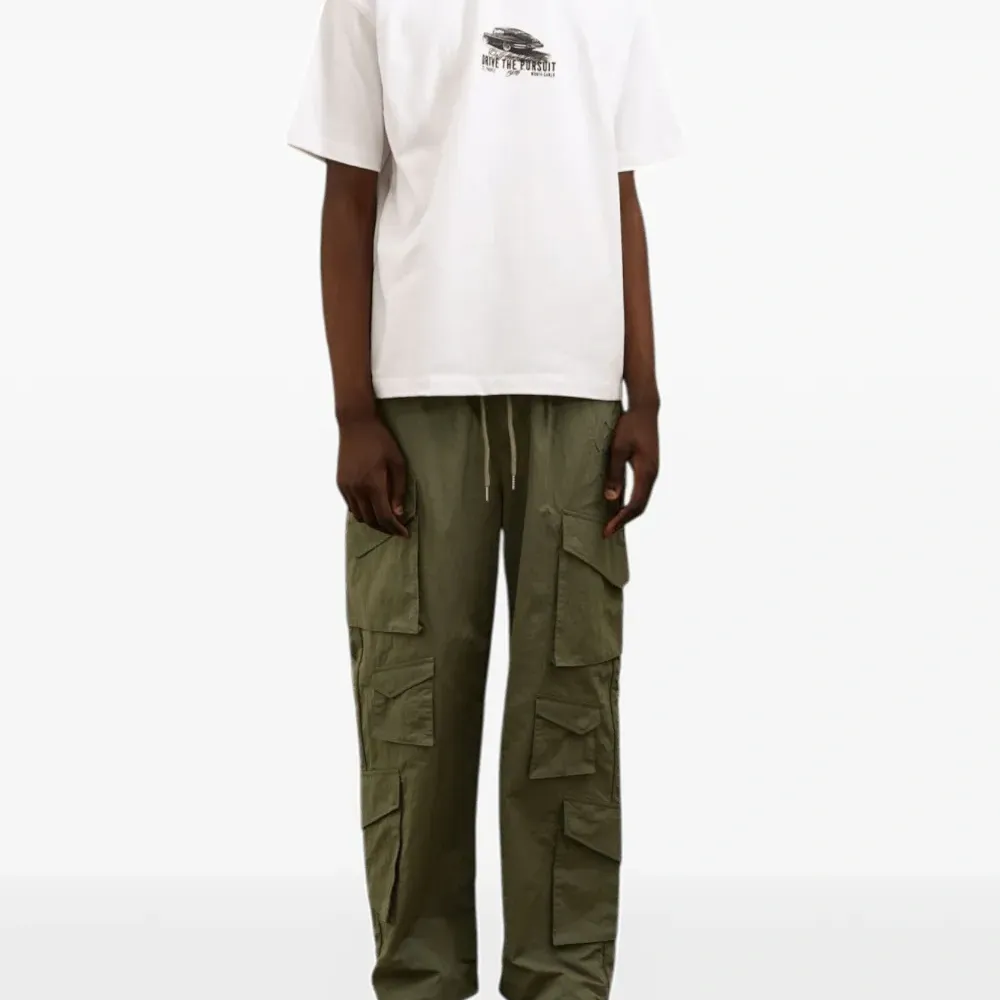 Футболка с графическим принтом "Прибрежные приключения"