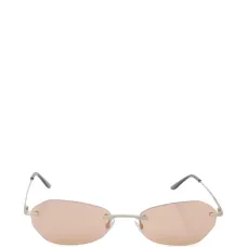 Очаровательные солнцезащитные очки в широкой оправе