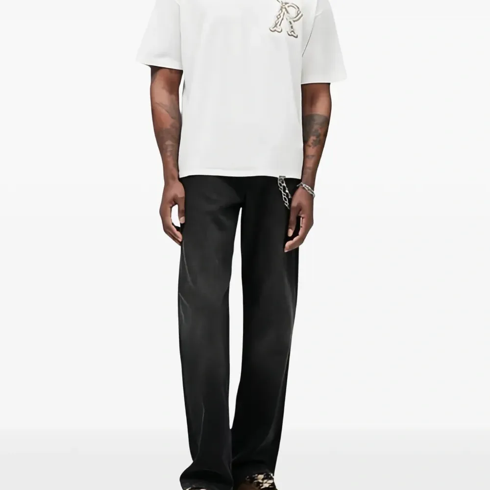 Футболка с инициалом в западном стиле