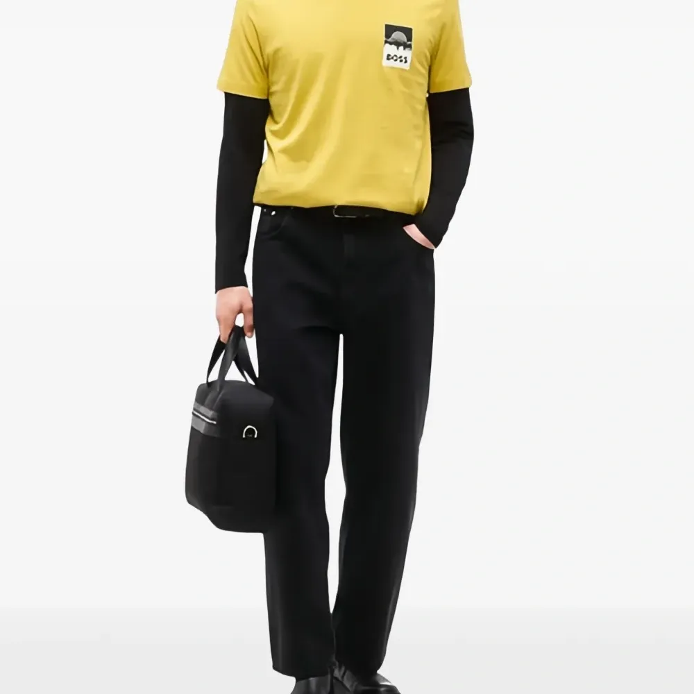 Футболка с логотипом