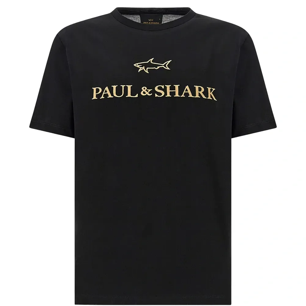 Футболка с вышитым логотипом