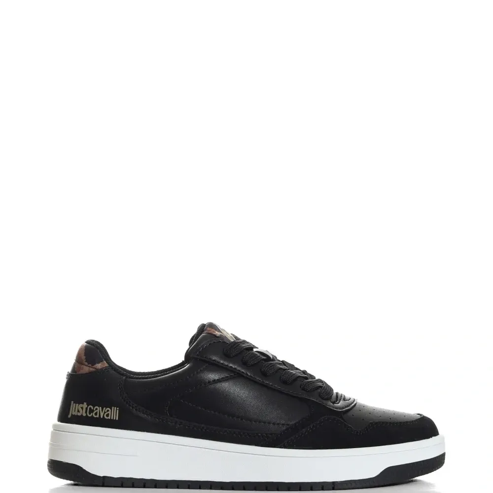 Кроссовки с логотипом