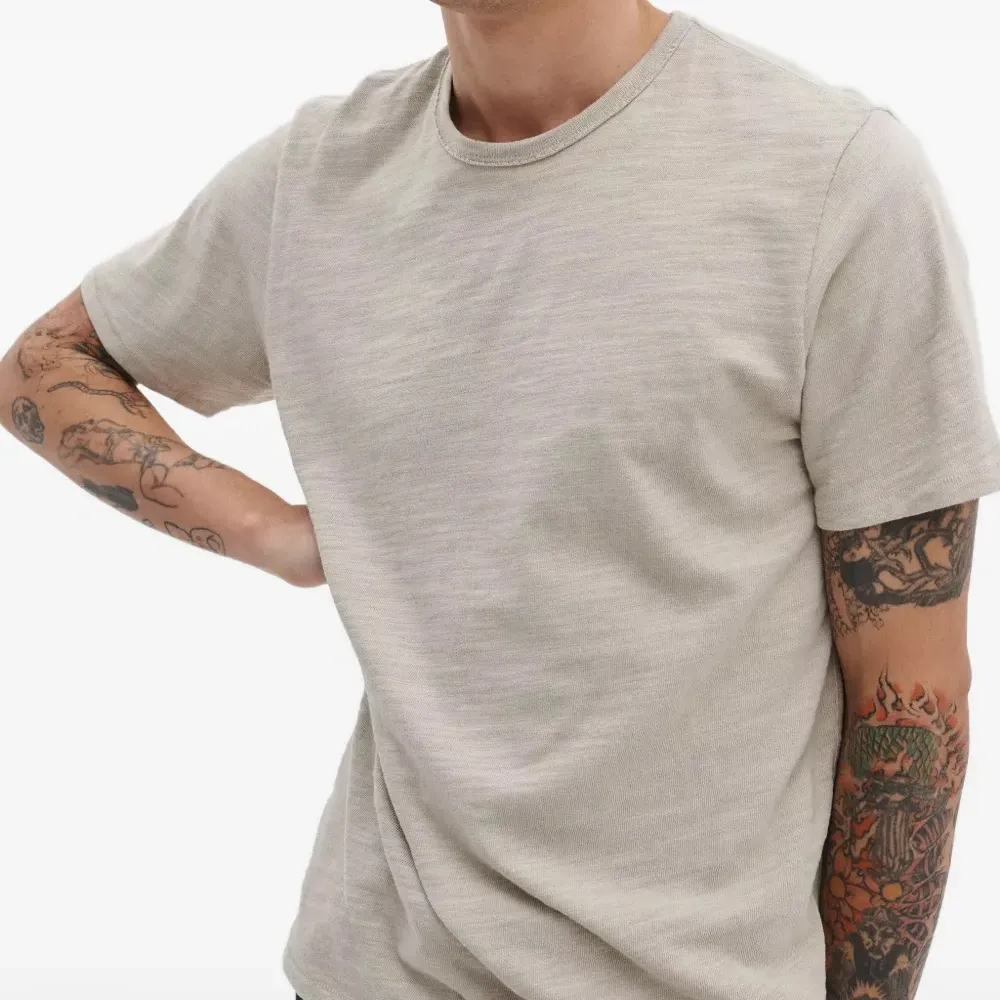 Футболка с круглым вырезом