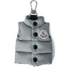 Стёганный брелок с нашивкой-логотипом