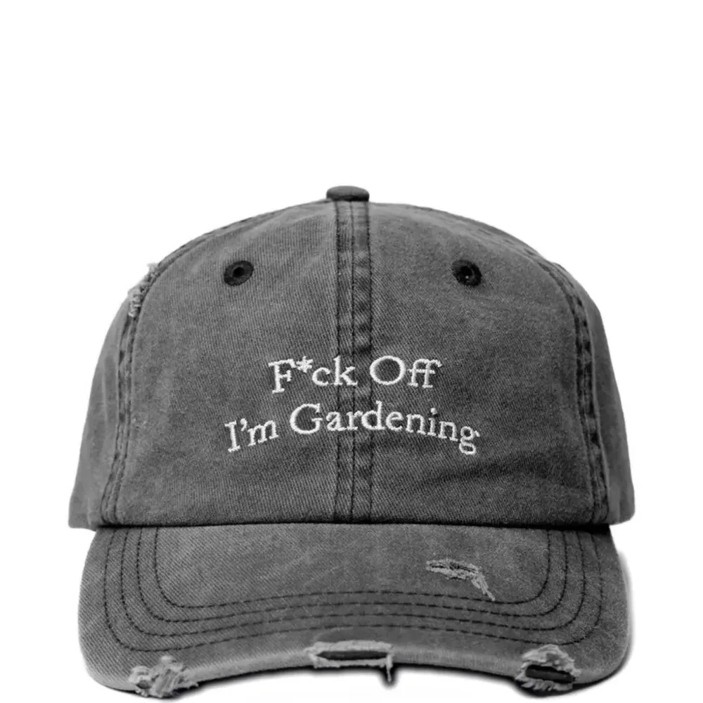 Бейсболка с вышитым логотипом Бейсболка с вышитым логотипом