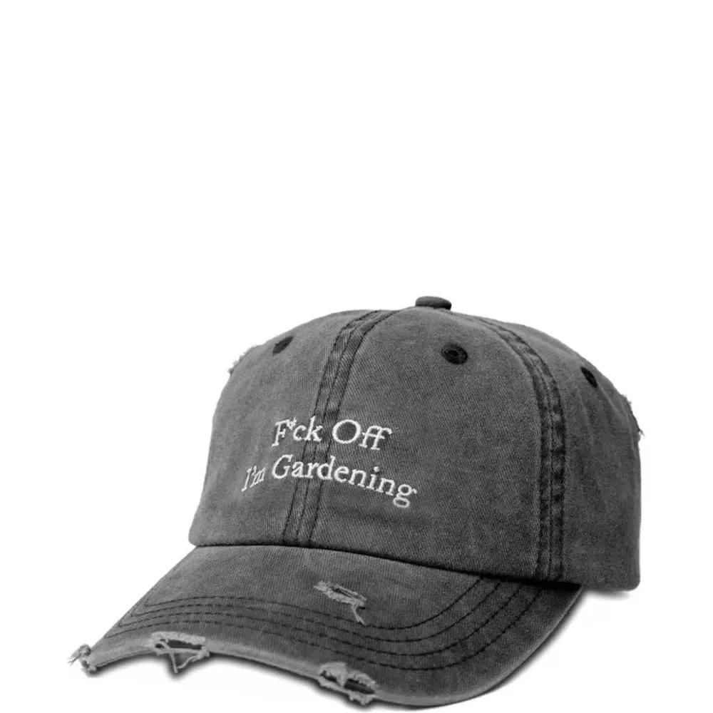 Бейсболка с вышитым логотипом