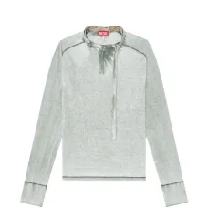 Футболка с вырезами Gohan