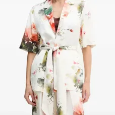 Блузка с цветочным принтом