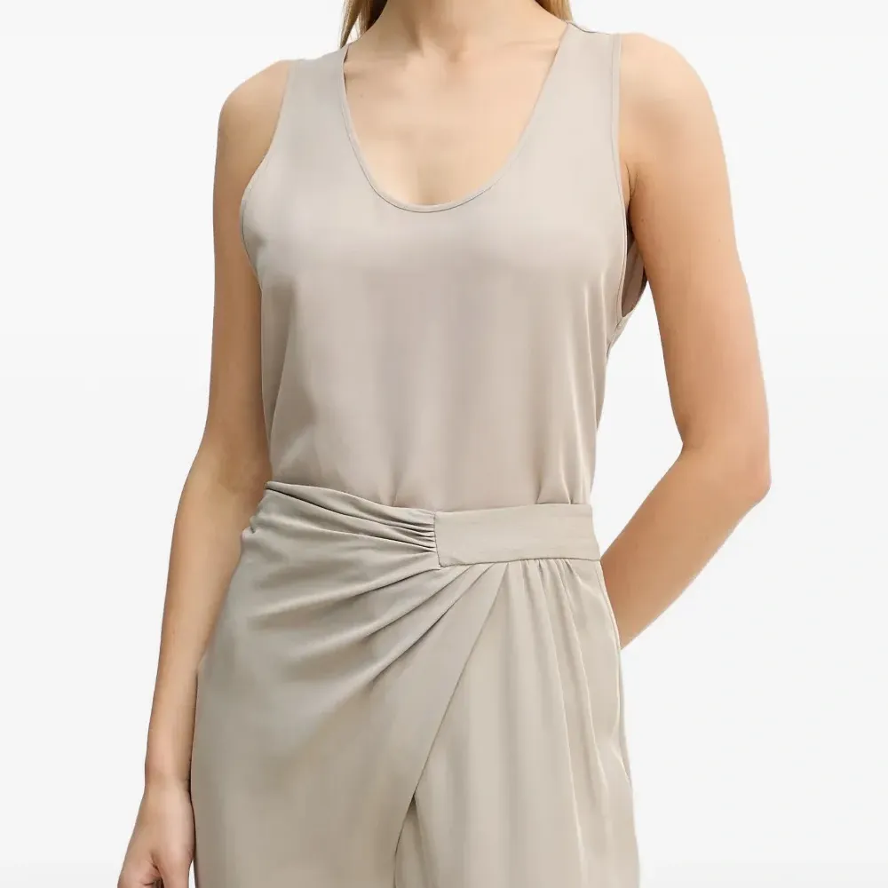 Жилет с круглым вырезом Жилет с круглым вырезом