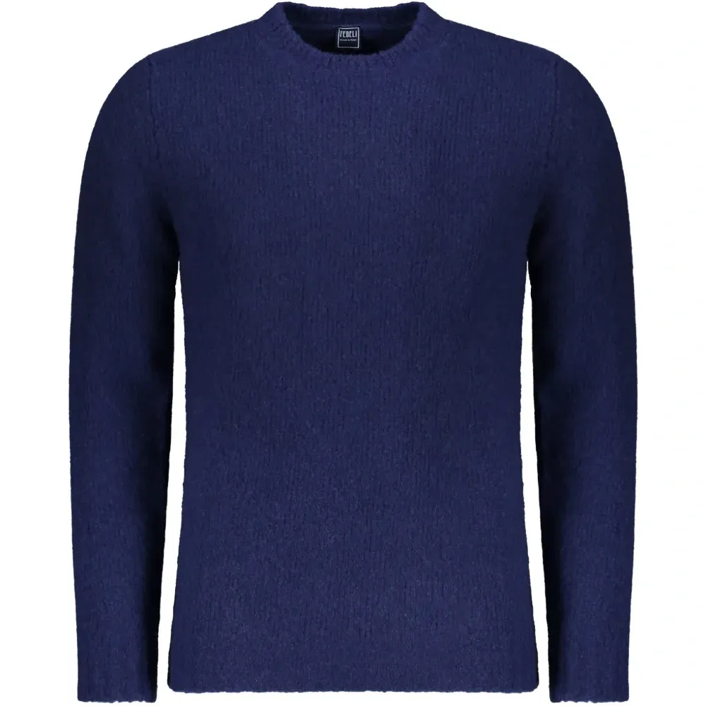 Свитер с круглым вырезом