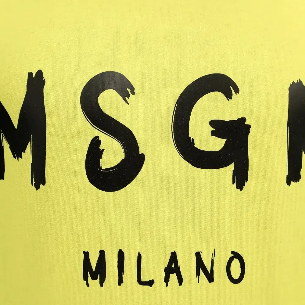 Футболка с логотипом