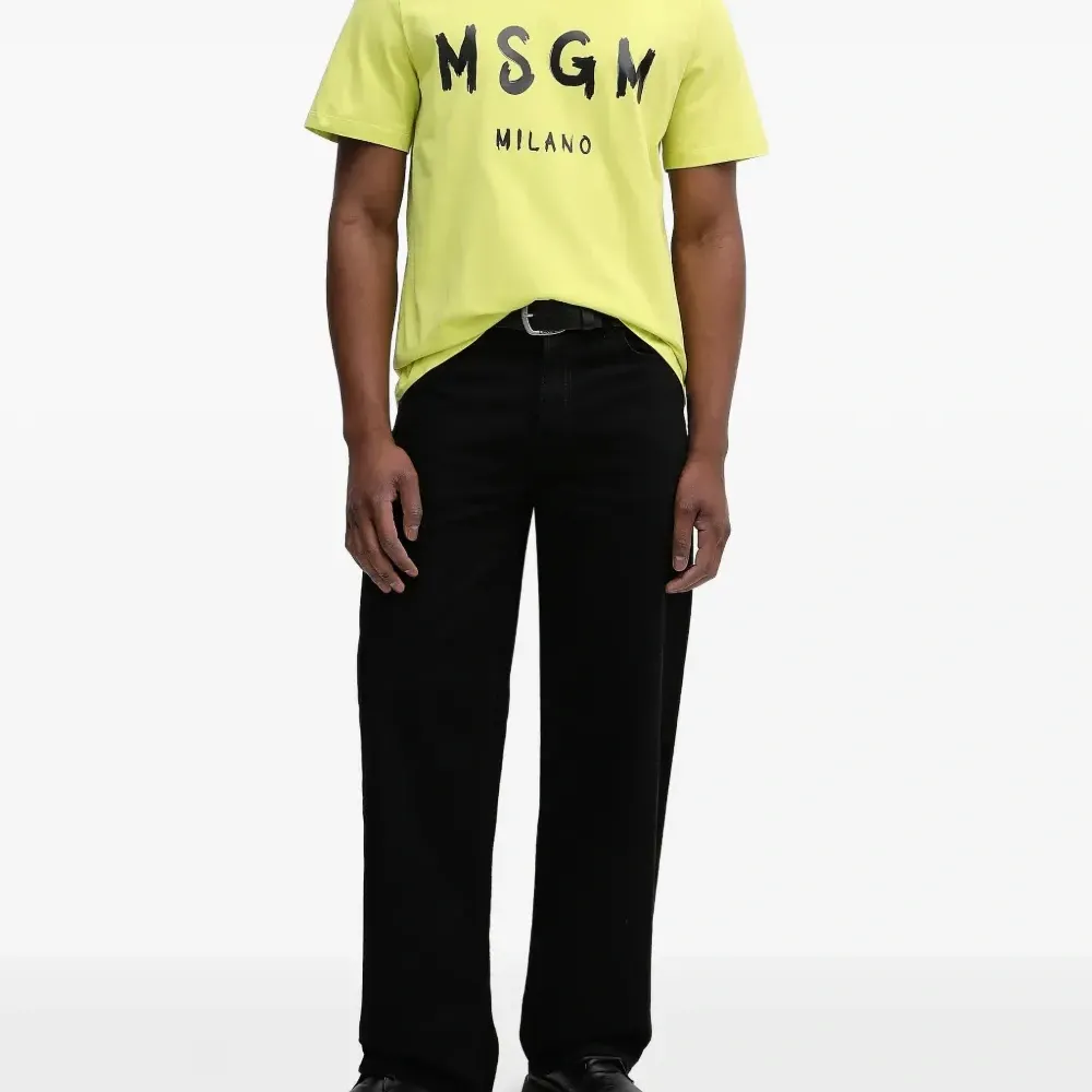 Футболка с логотипом