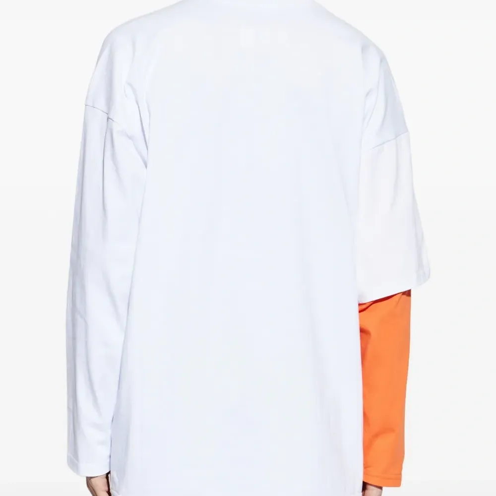 Футболка с графическим принтом и круглым вырезом