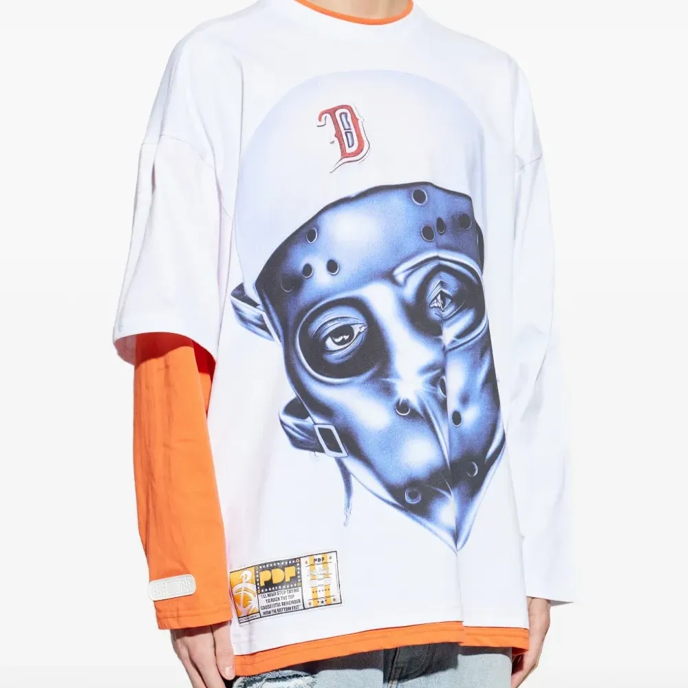 Футболка с графическим принтом и круглым вырезом