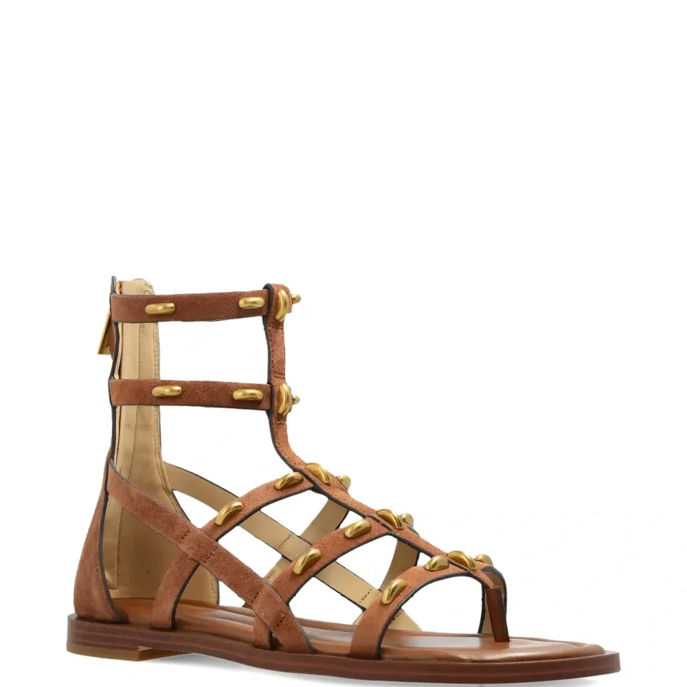 Босоножки с ремешками и заклепками