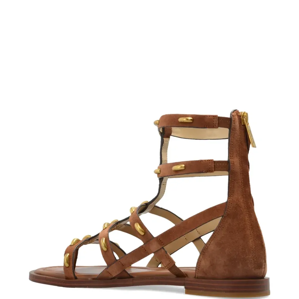 Босоножки с ремешками и заклепками