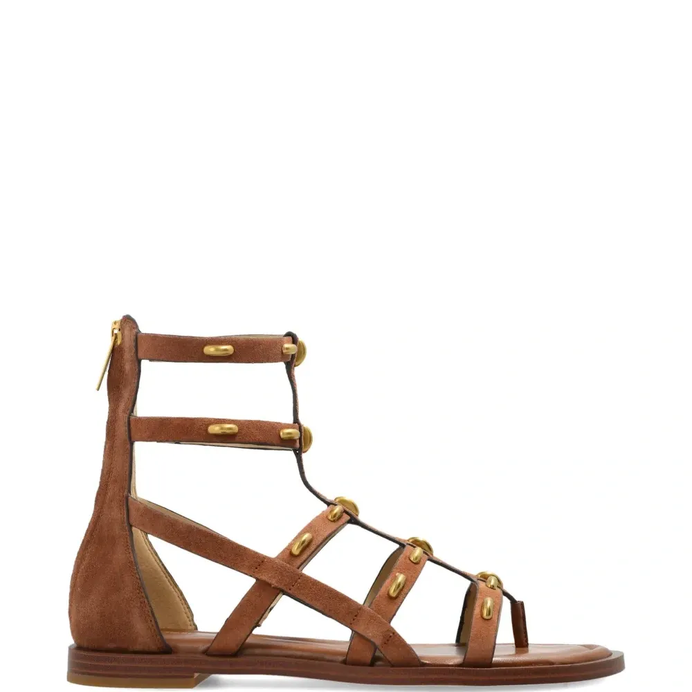 Босоножки с ремешками и заклепками