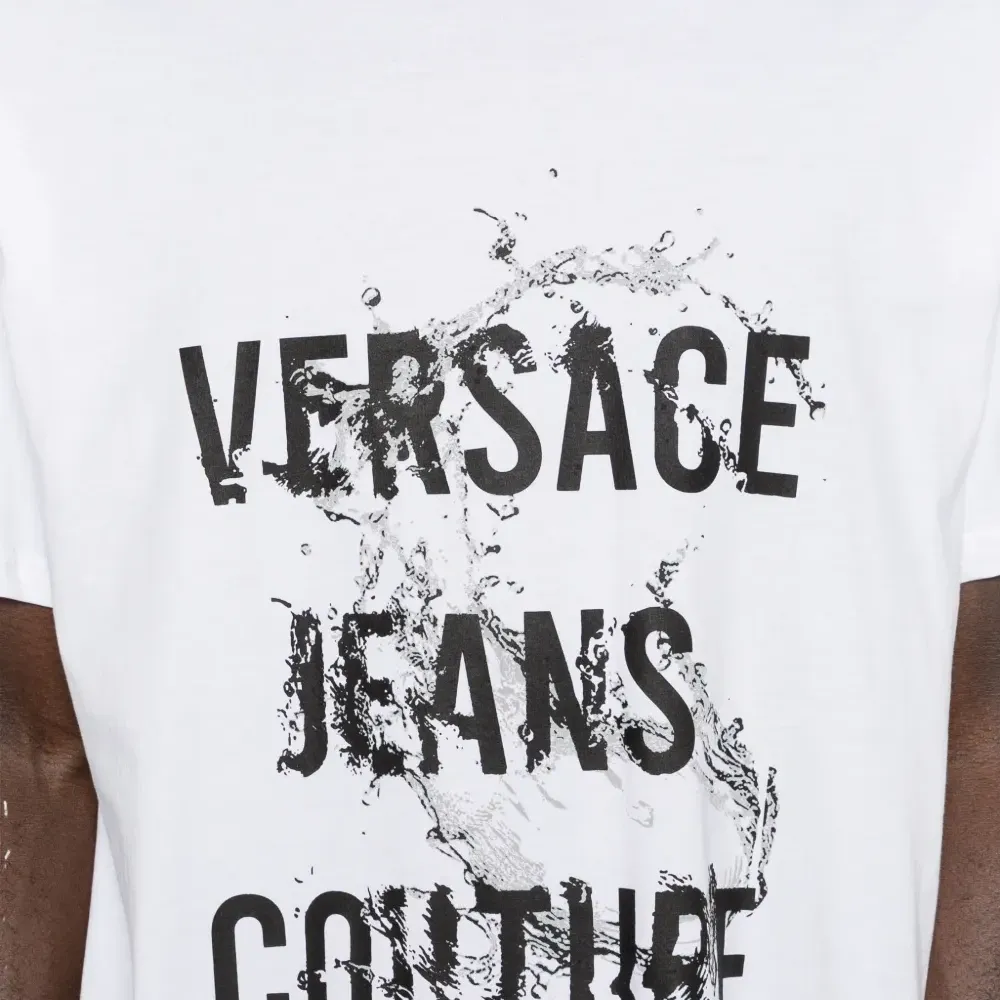 Футболка с логотипом