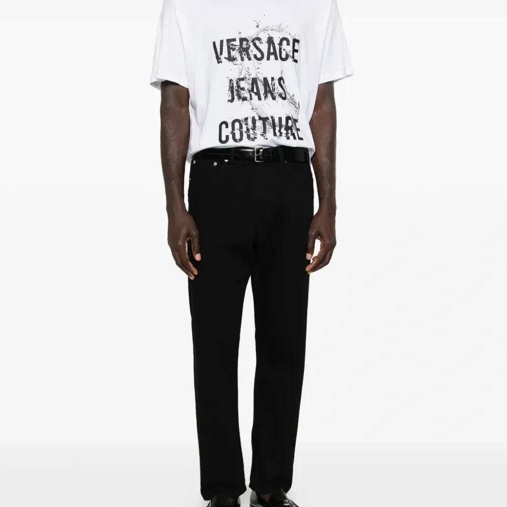 Футболка с логотипом