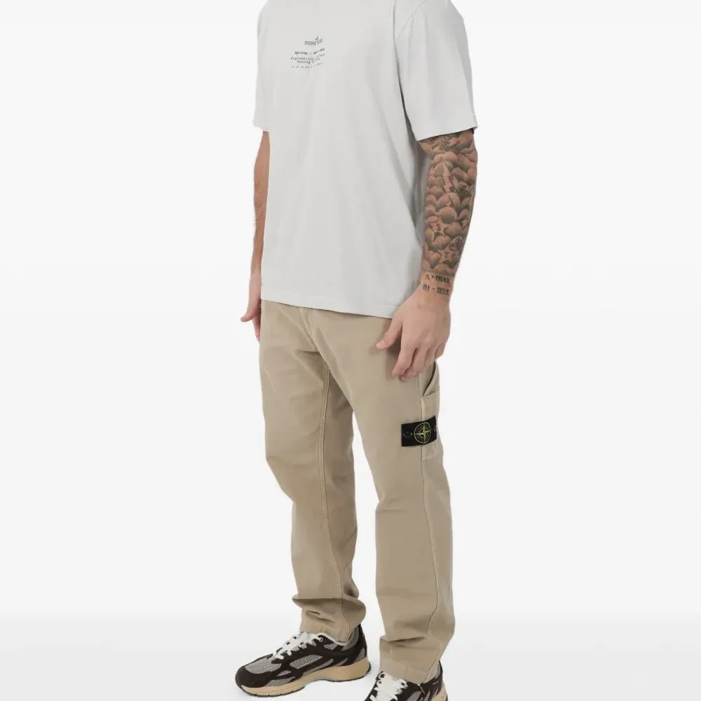 Футболка с принтом-логотипом