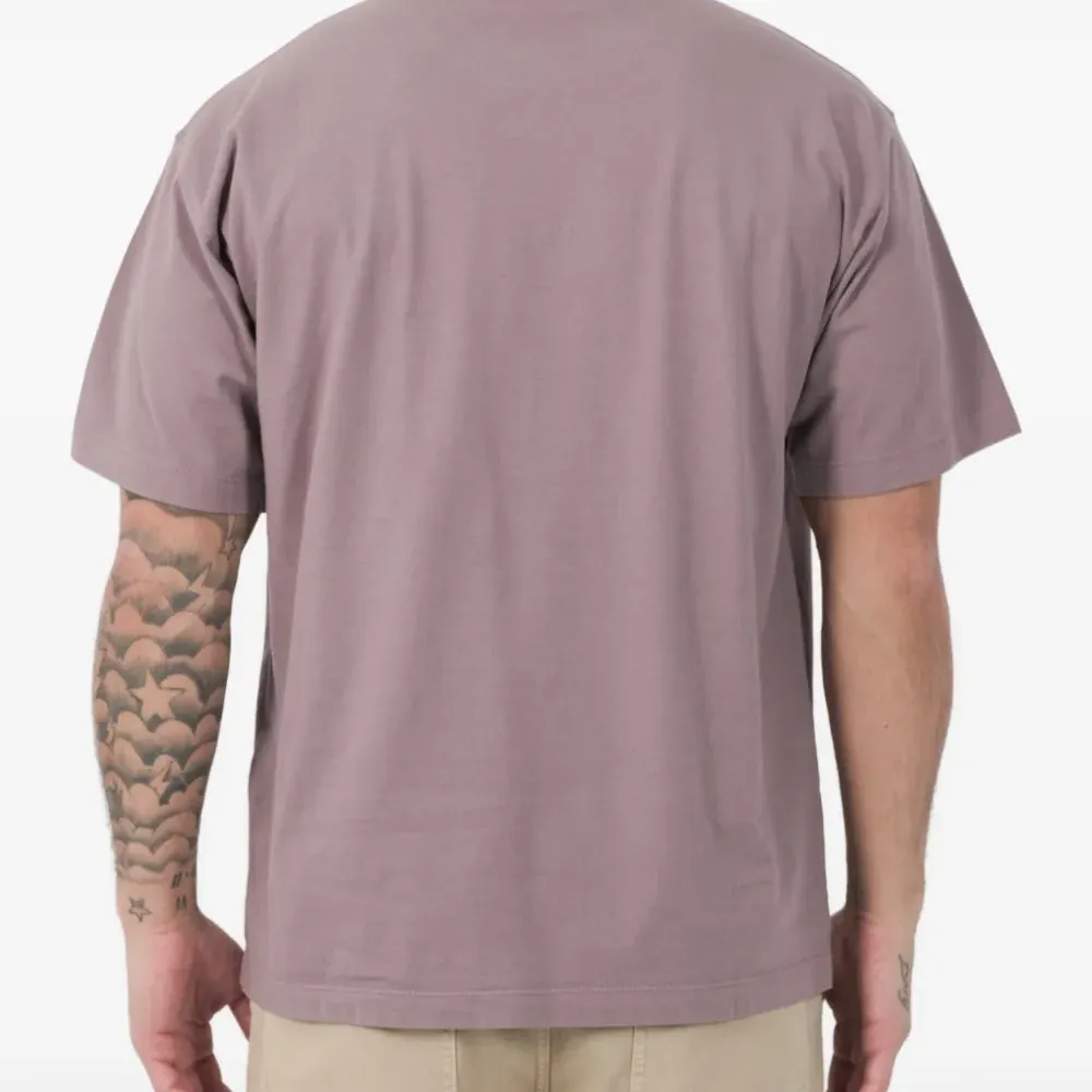 Футболка с нашивкой-логотипом