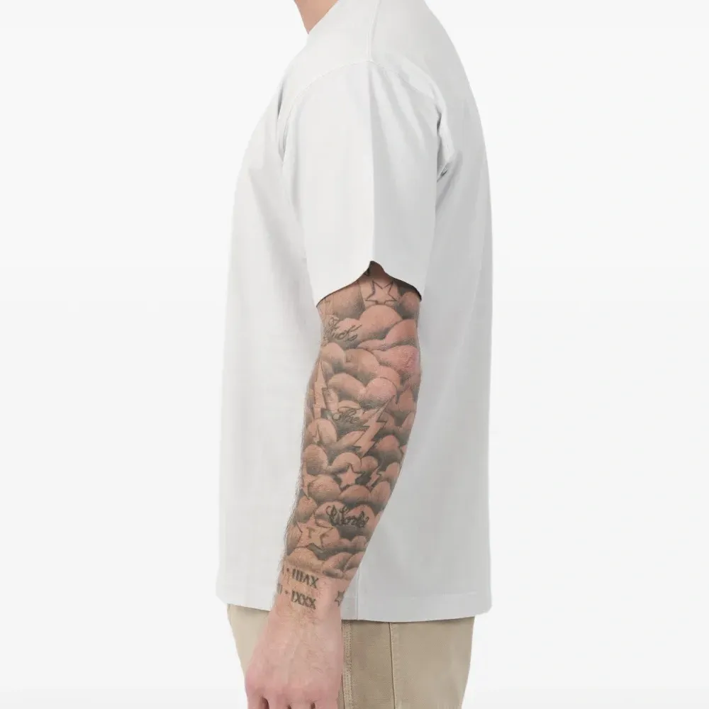 Футболка с нашивкой-логотипом