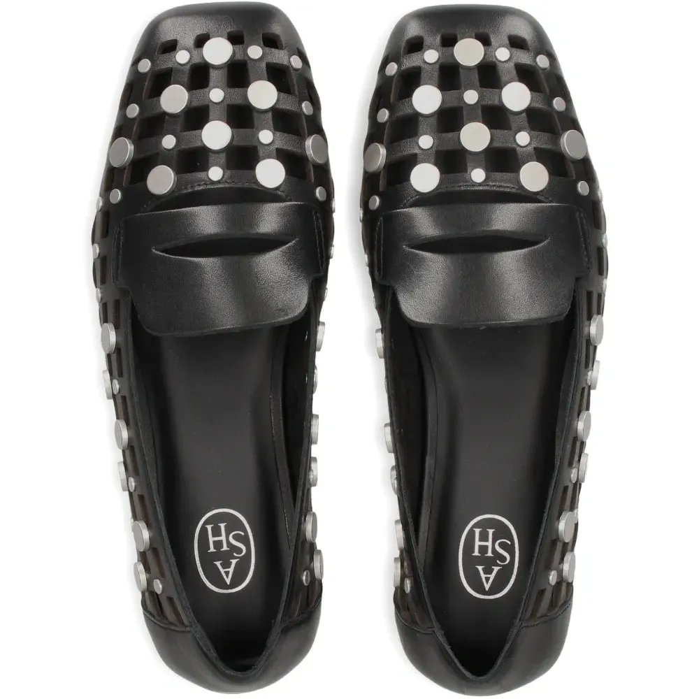 Лоферы Bali с вырезами и заклёпками