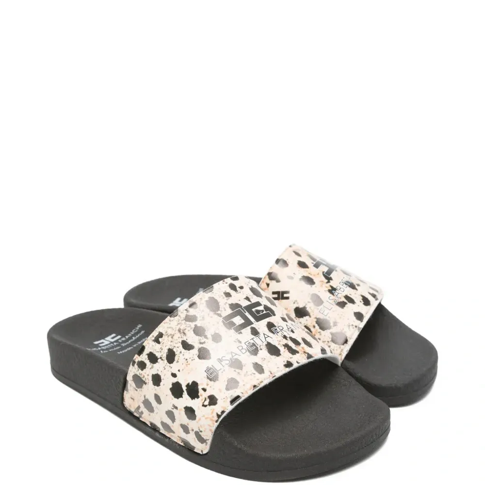 Шлёпанцы с анималистичным принтом