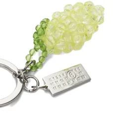 Брелок в виде лимона, украшенный бисером