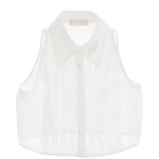 Блузка с украшением в виде логотипа