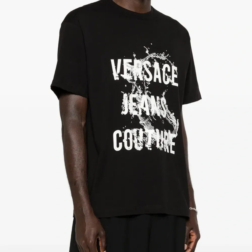 Футболка с графическим принтом и надписью