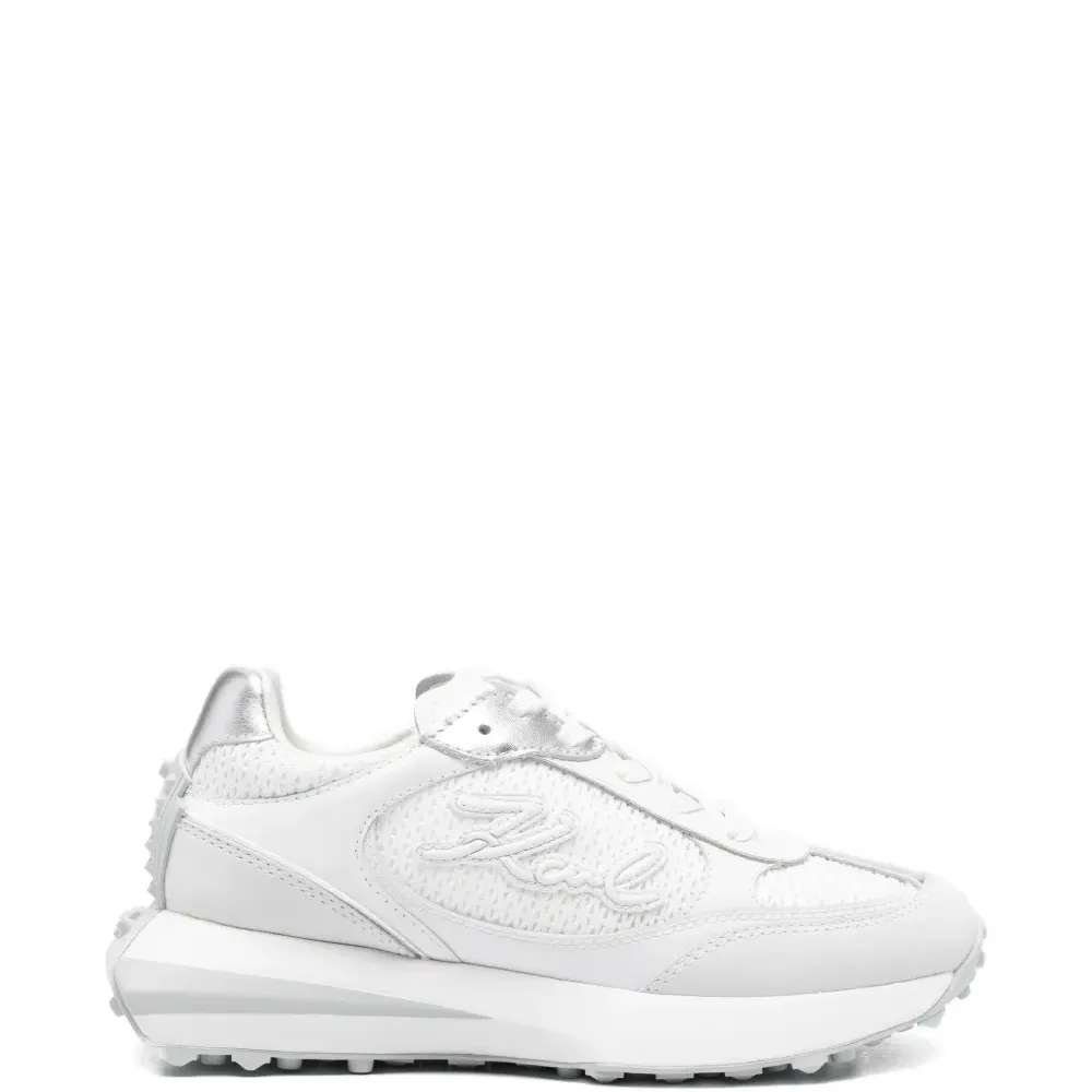 Кроссовки с металлическими вставками