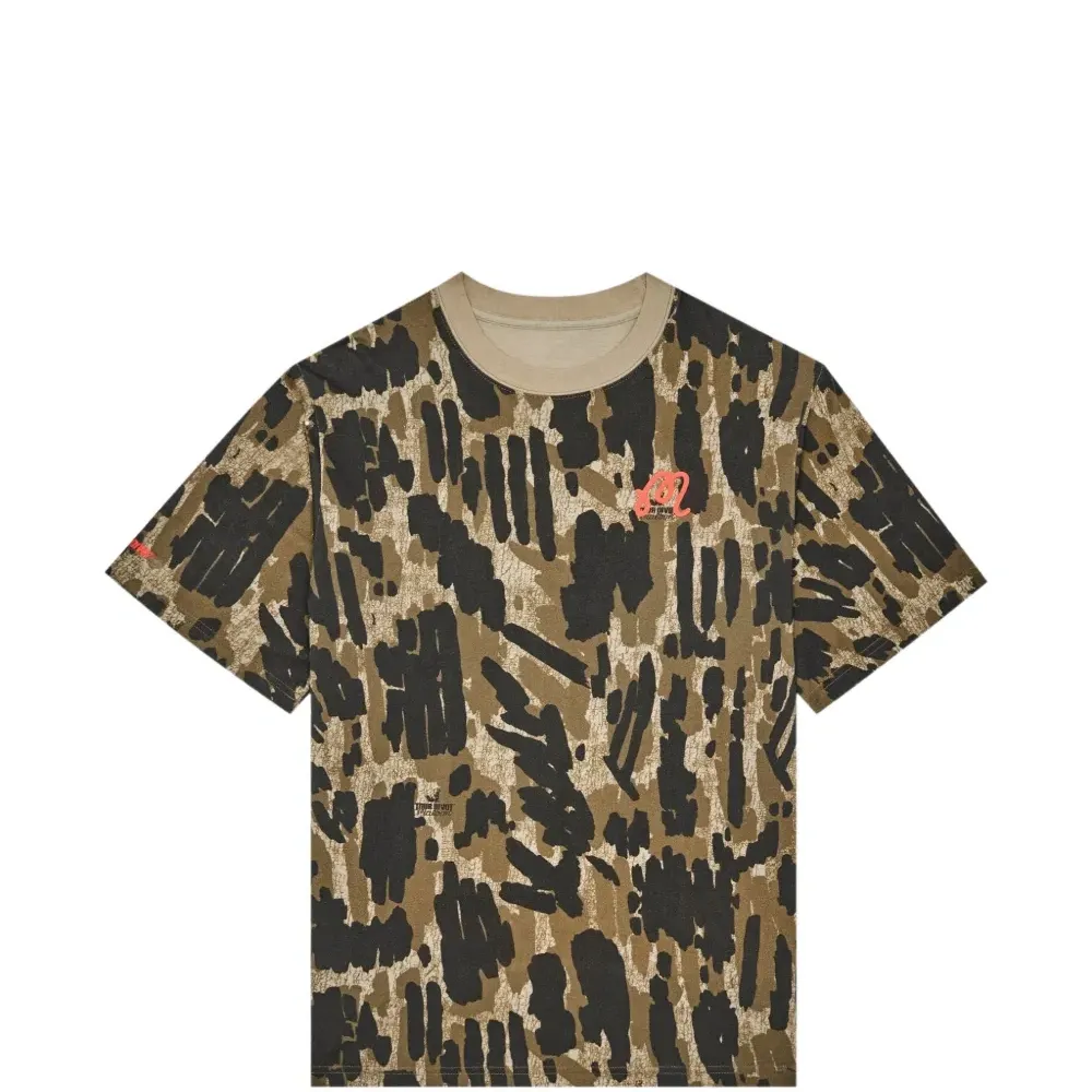 Футболка с камуфляжным принтом