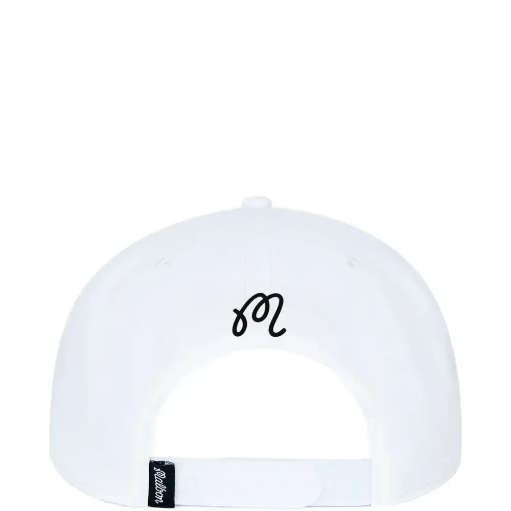 Бейсболка с вышитым логотипом