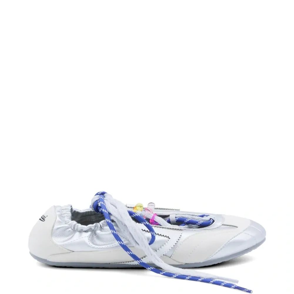 Кроссовки с бисерной отделкой