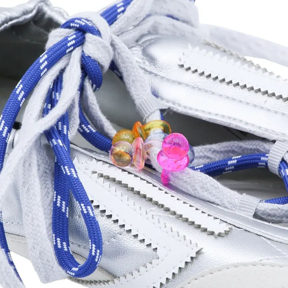 Кроссовки с бисерной отделкой