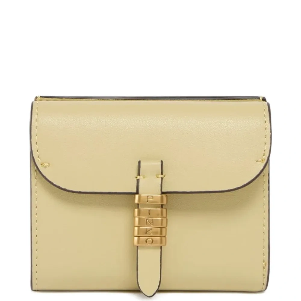 Бумажник с буквенной фурнитурой