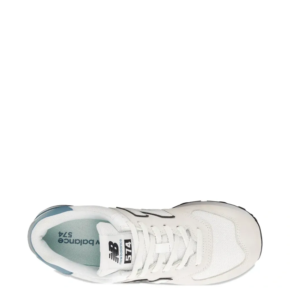 Классические кроссовки с панелями