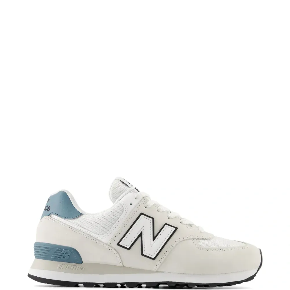 Классические кроссовки с панелями